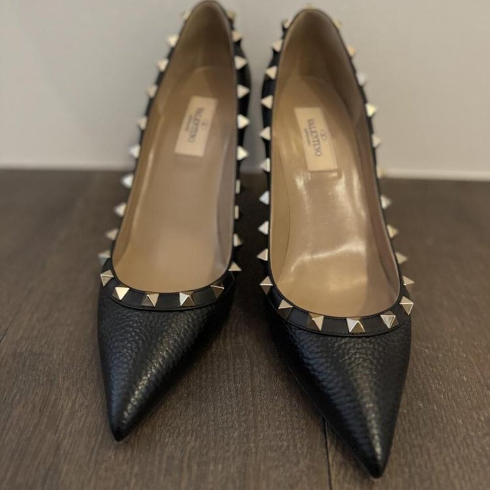 Valentino Black Pumps